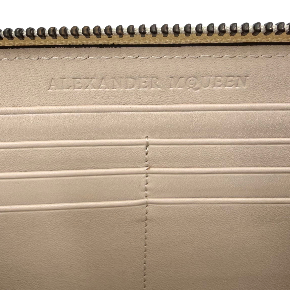 Cartera Alexander McQueen Skull Beige