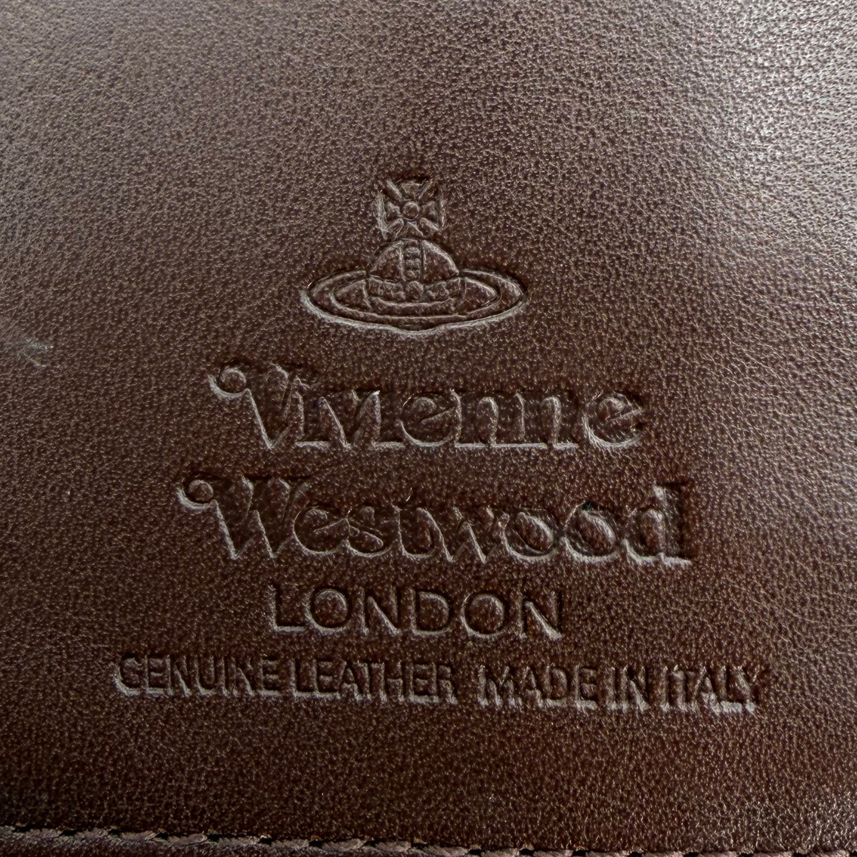 Cartera Vivienne Westwood Embossed Logo Gris