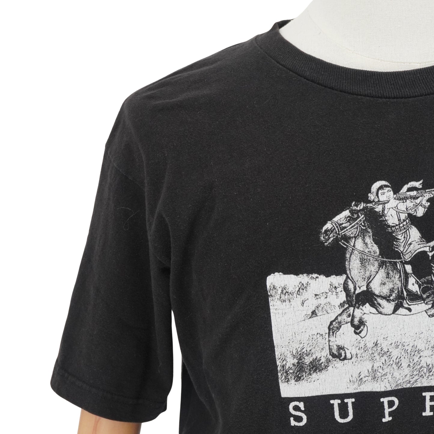 Playera Supreme Graphic Tee Horse Riding