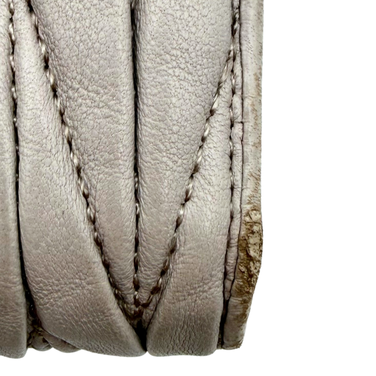 Cartera Miu Miu Matelassé Gris