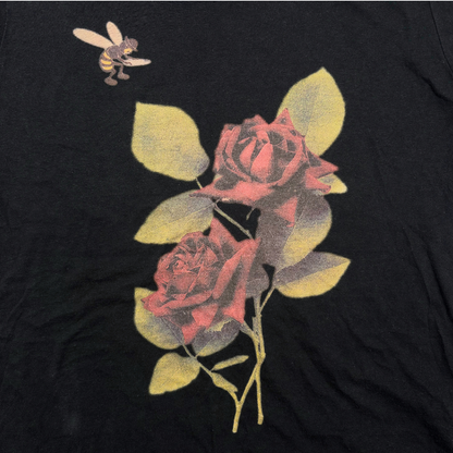 Playera Undercover Bee and Rose Negro