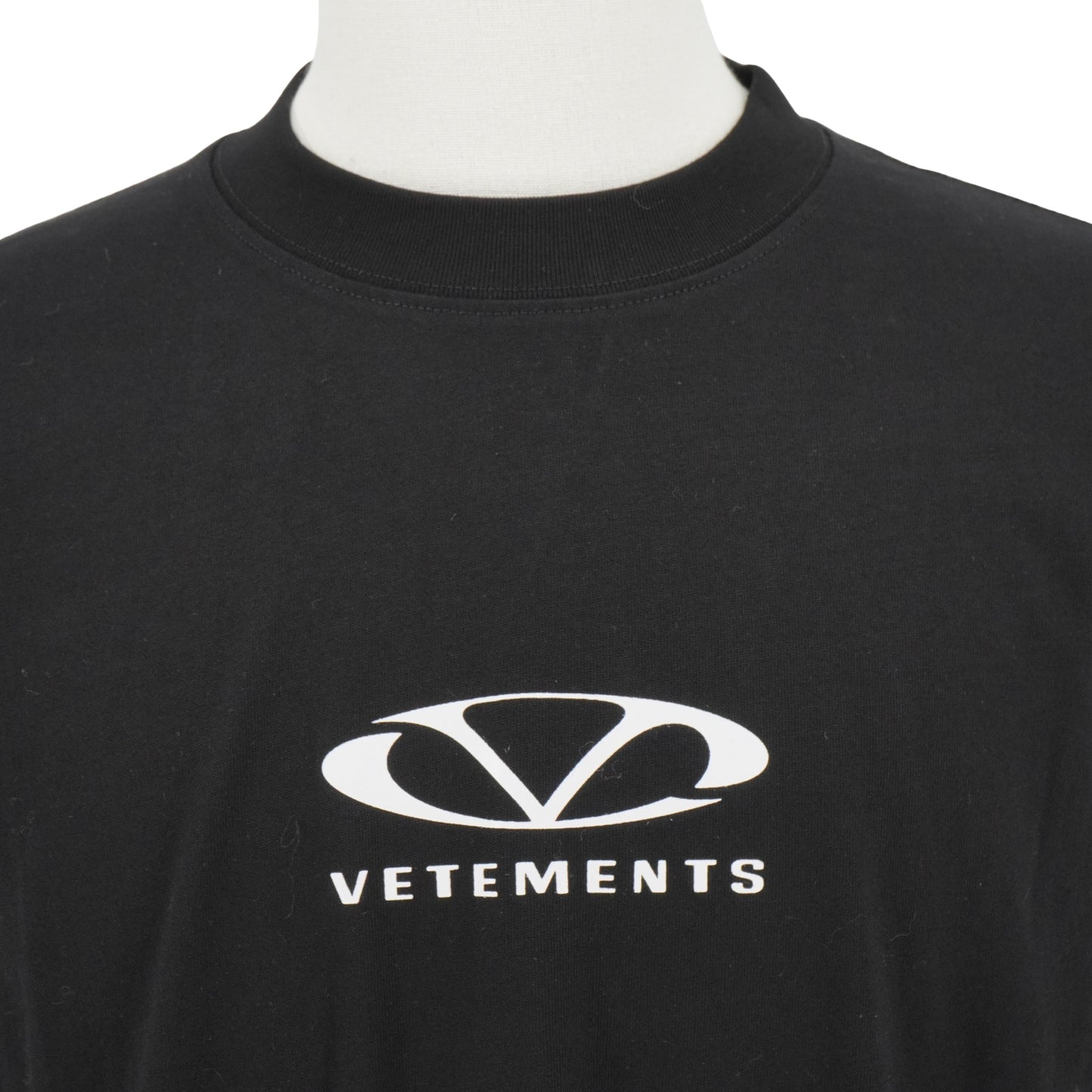 Playera Vetements V Negra