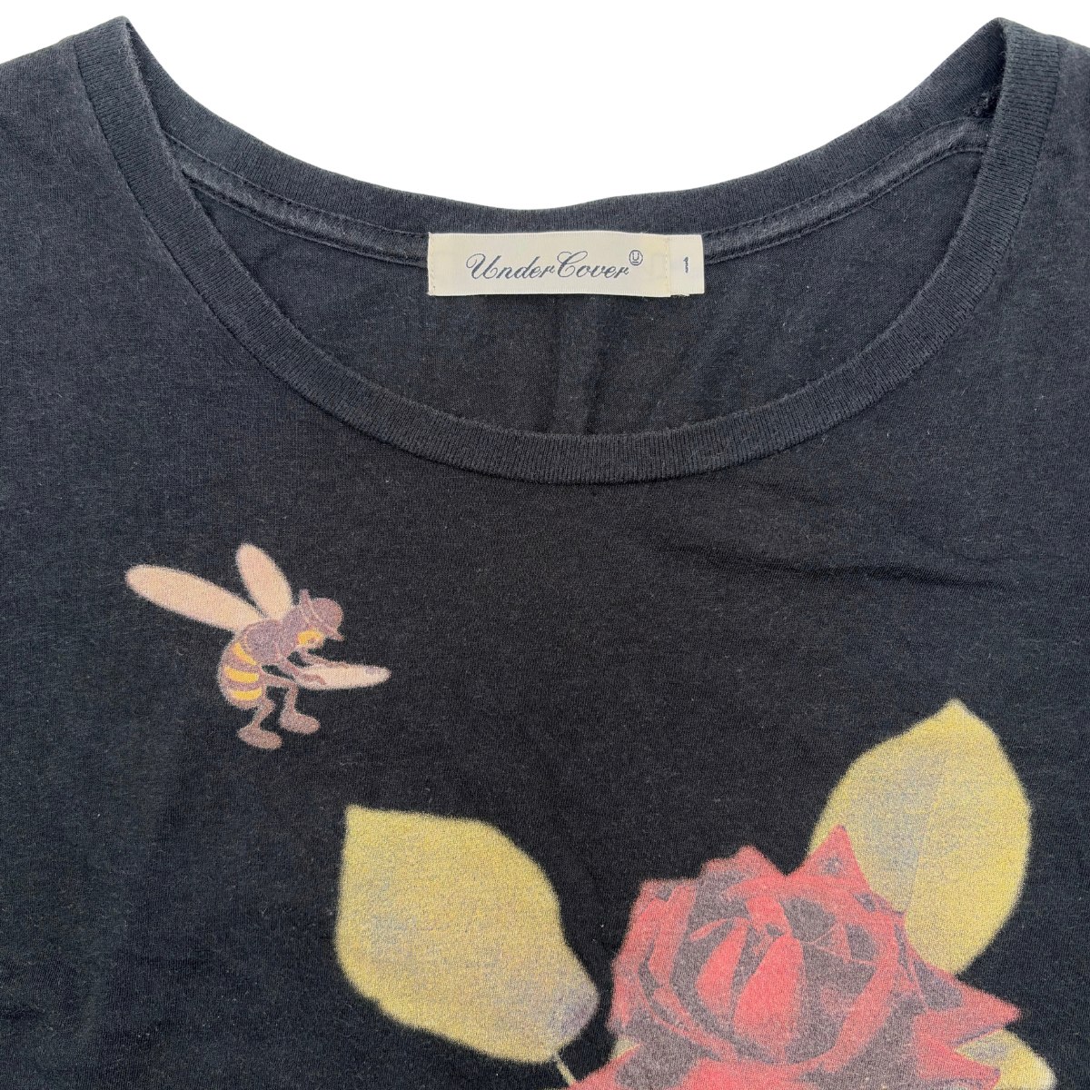 Playera Undercover Bee and Rose Negro