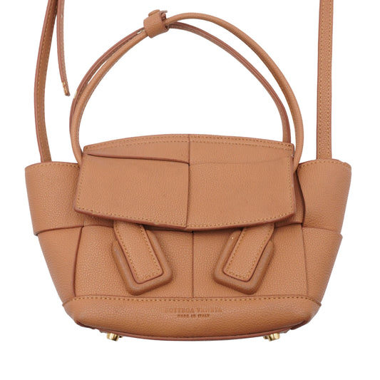 Bolsa Bottega Veneta Arco Mini Marrón Claro