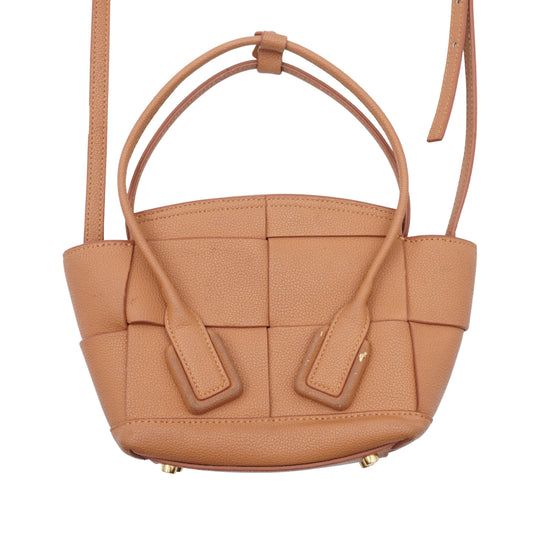 Bolsa Bottega Veneta Arco Mini Marrón Claro