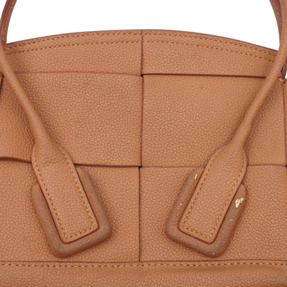 Bolsa Bottega Veneta Arco Mini Marrón Claro