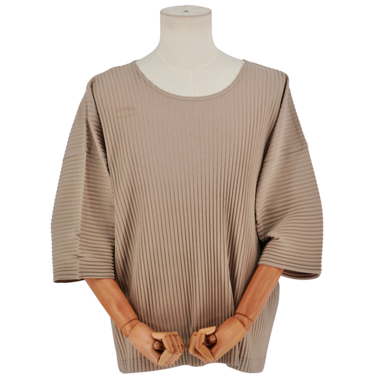 Playera Issey Miyake Beige