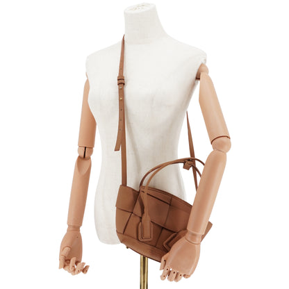 Bolsa Bottega Veneta Arco Mini Marrón Claro