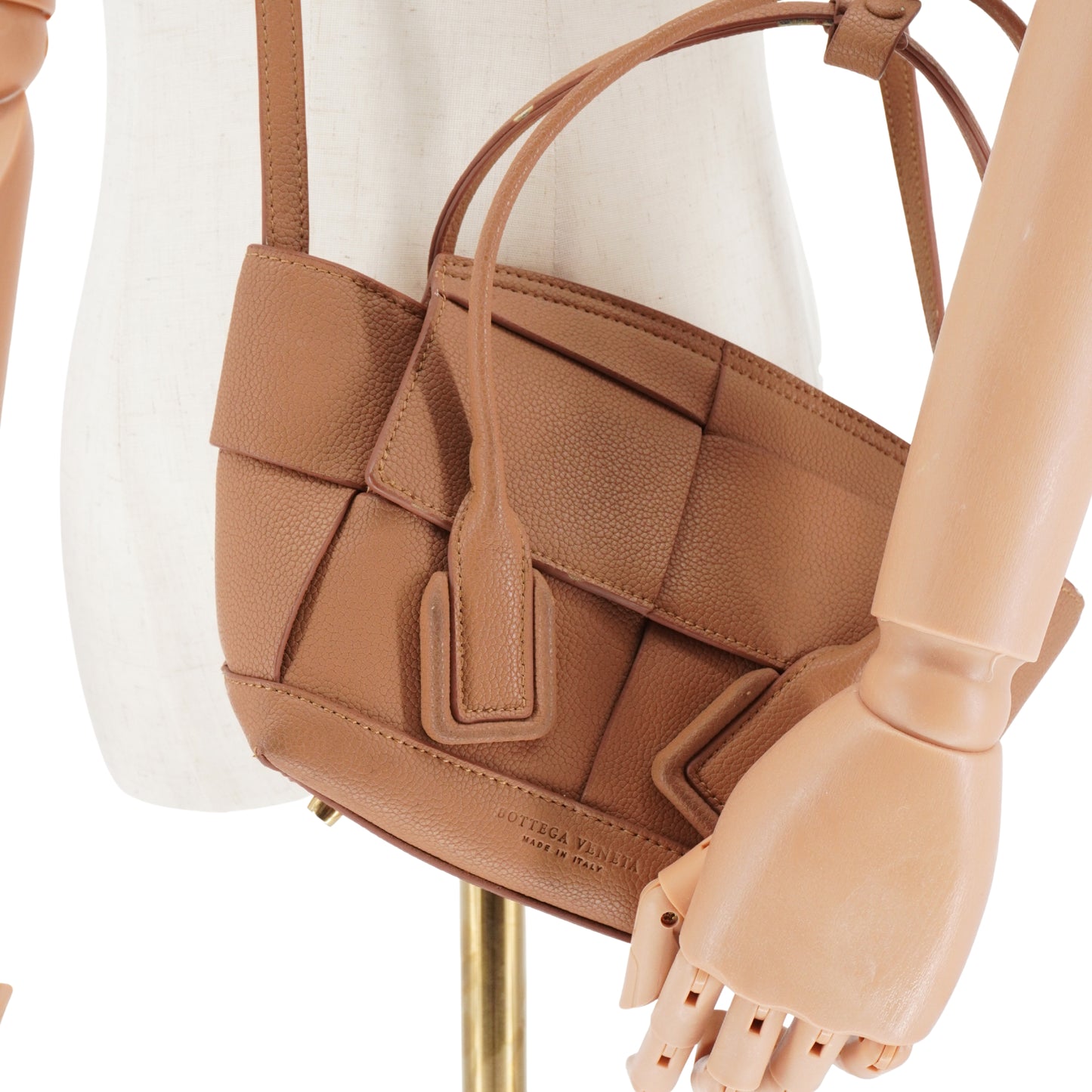 Bolsa Bottega Veneta Arco Mini Marrón Claro