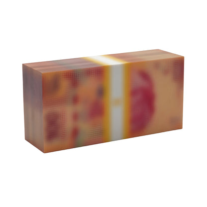 Escultura MSCHF Faux Money Brick Prop