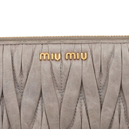 Cartera Miu Miu Plisada Gris
