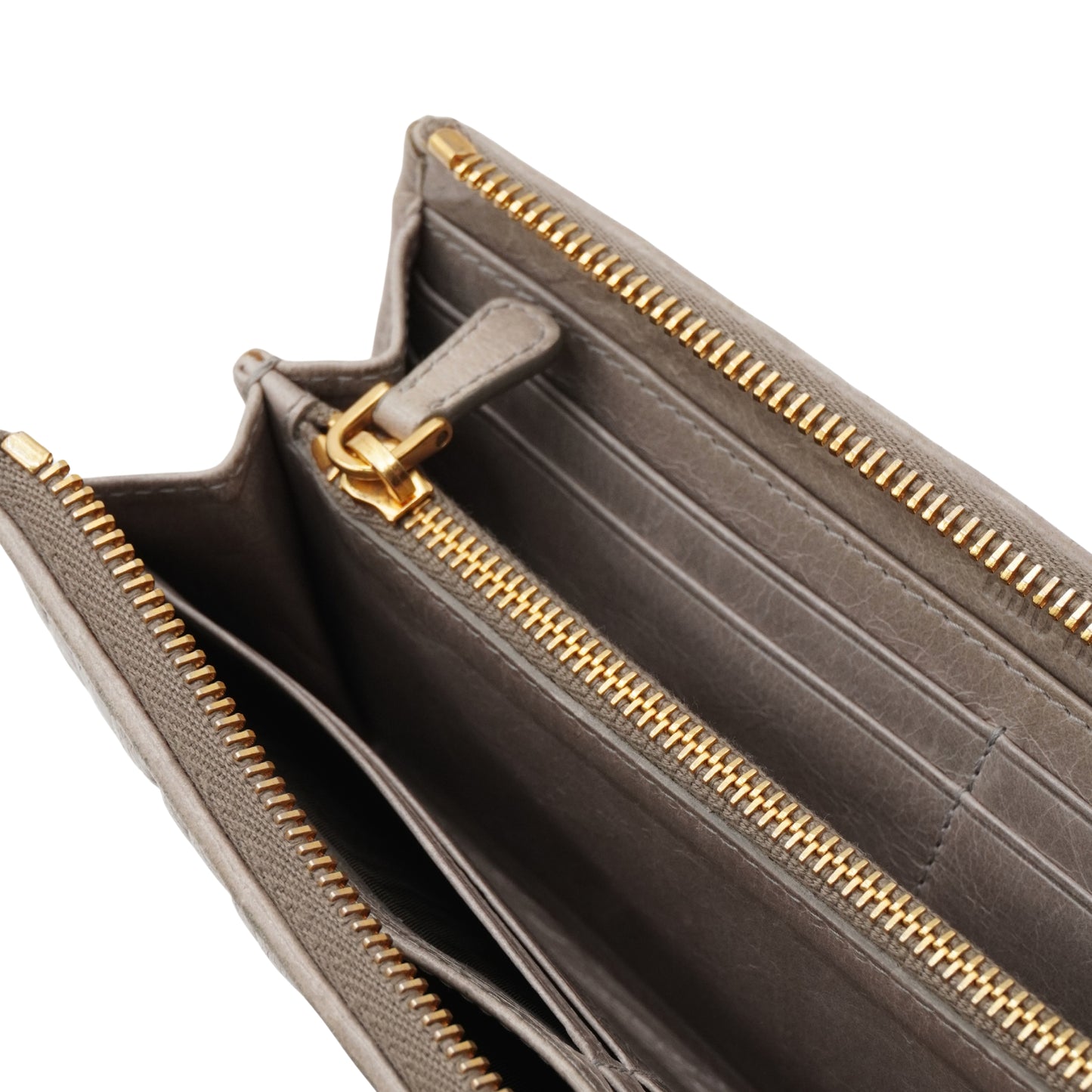Cartera Miu Miu Plisada Gris