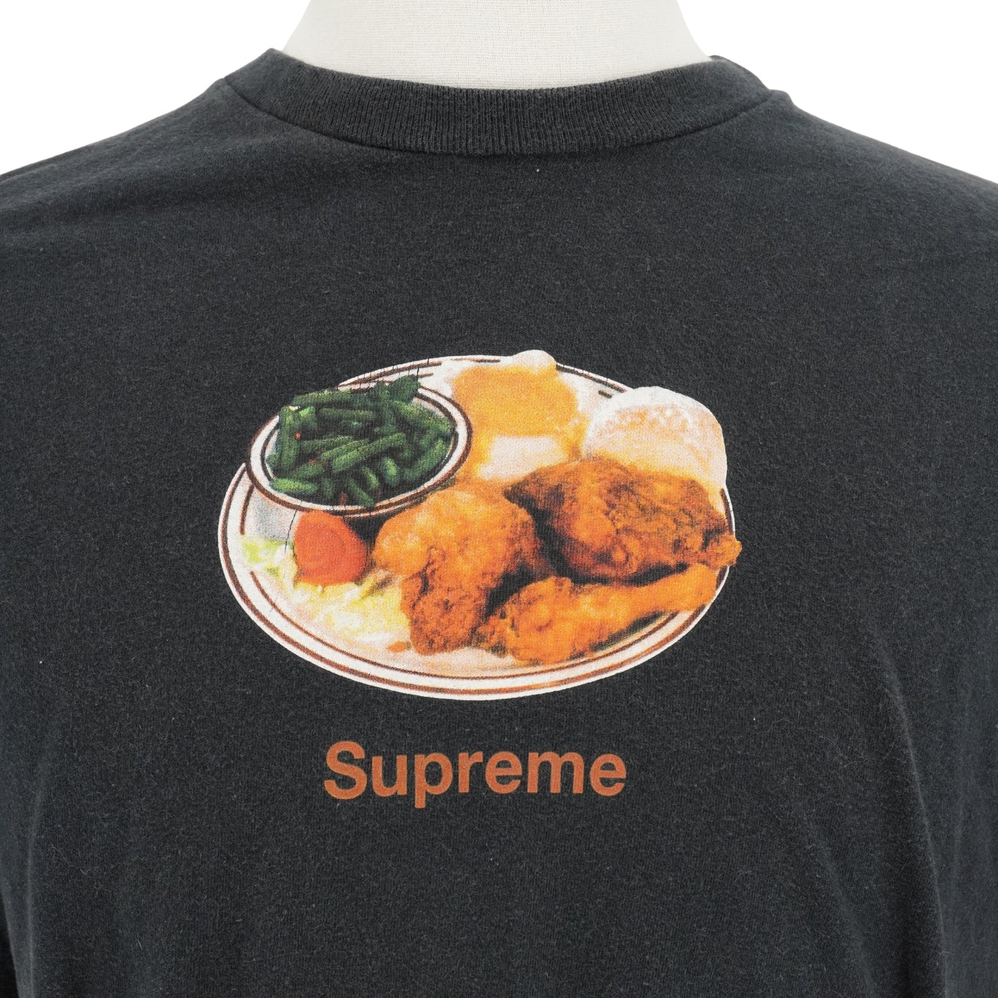 Playera Supreme Chicken Dinner Te