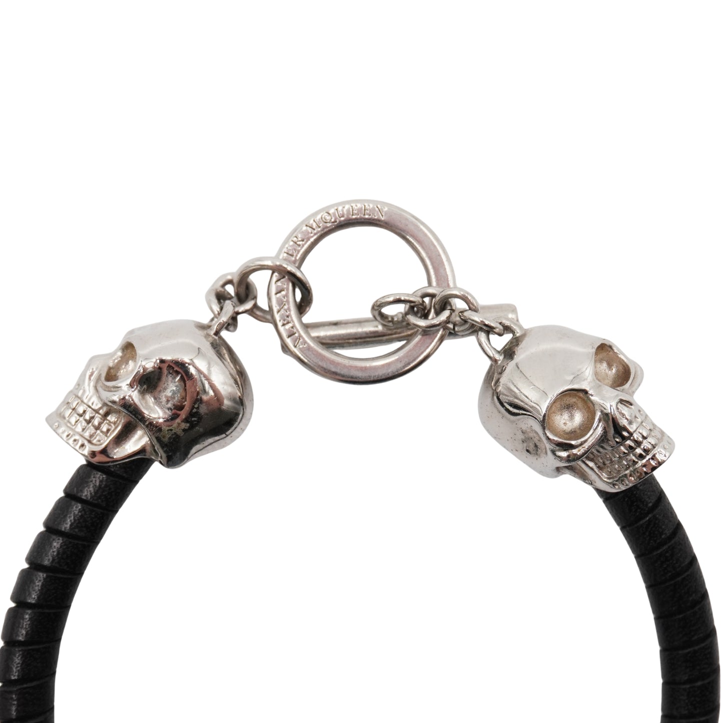 Pulsera Alexander Mcqueen Calavera Tbar Plateado 21 Cm