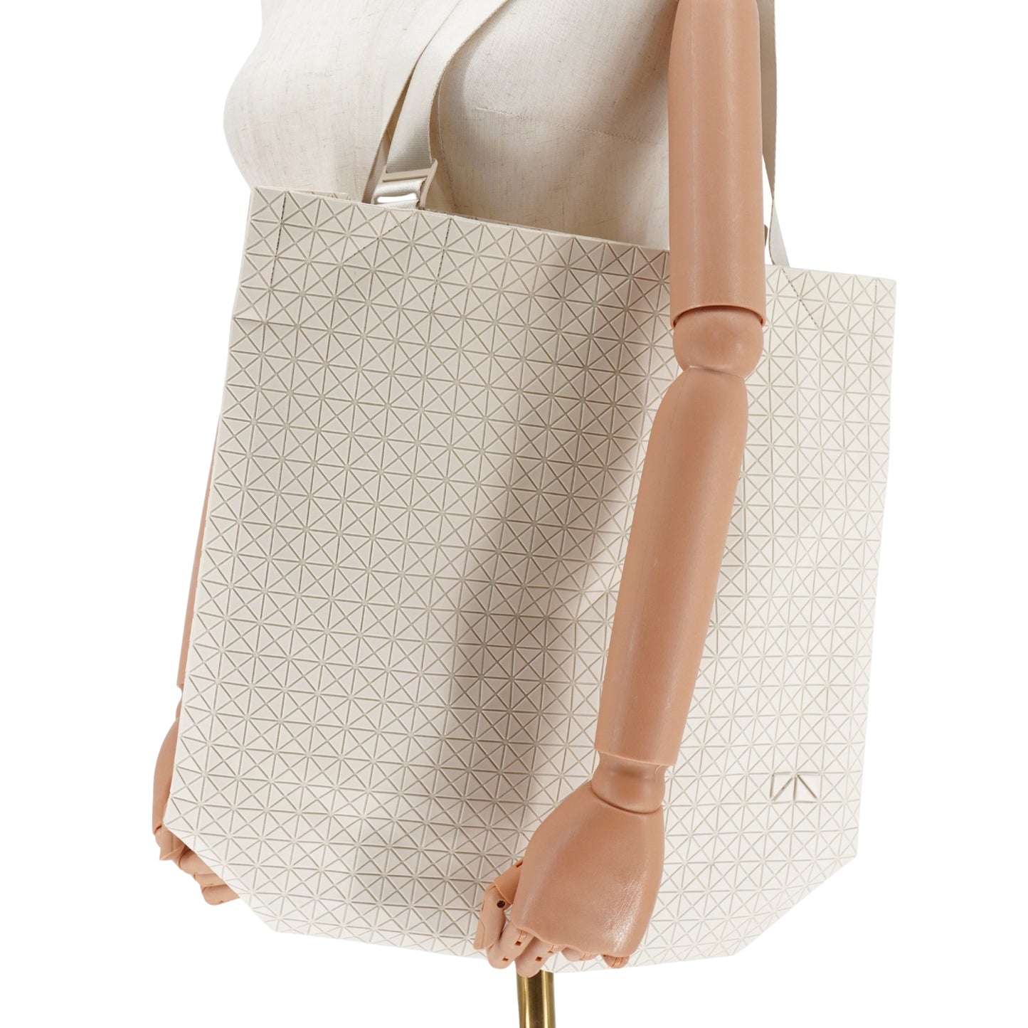 Bolsa Issey Miyake Bao Bao Beige One-tone Cart Tote Crema