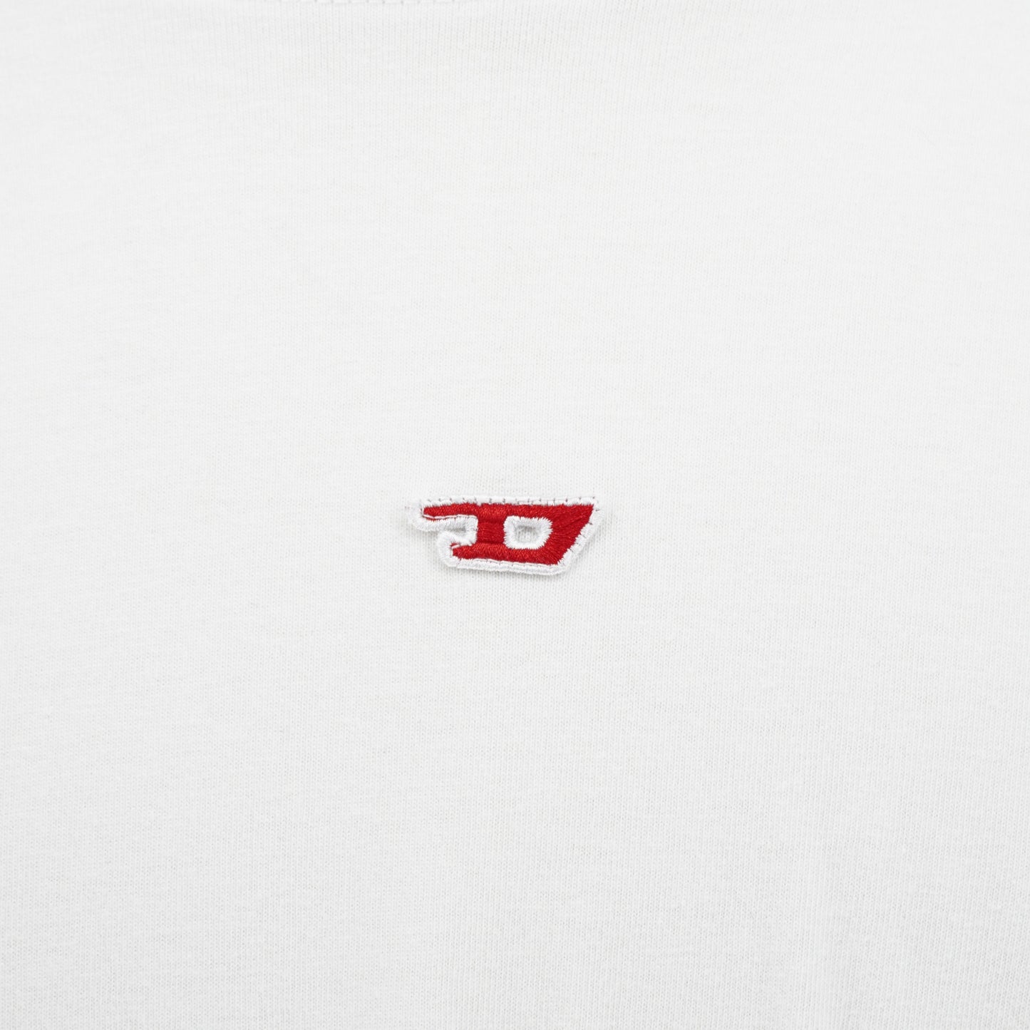 Playera Diesel Blanca con parche Oval D