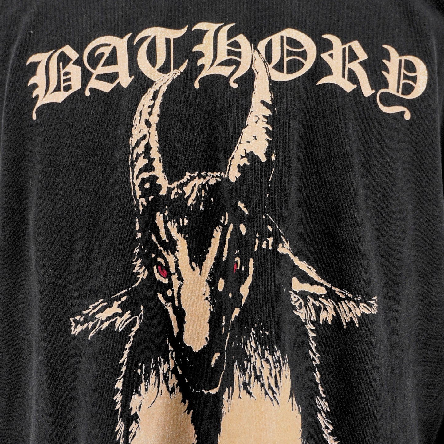Playera Saint Michael Manga Larga Bathory Jubileum