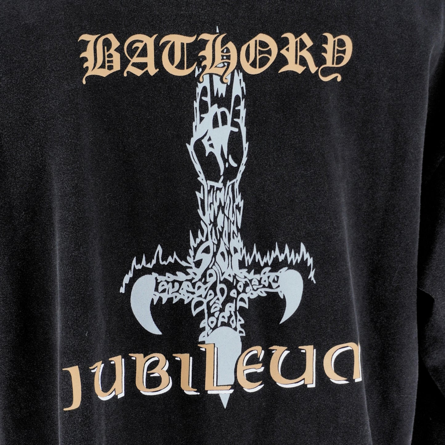 Playera Saint Michael Manga Larga Bathory Jubileum