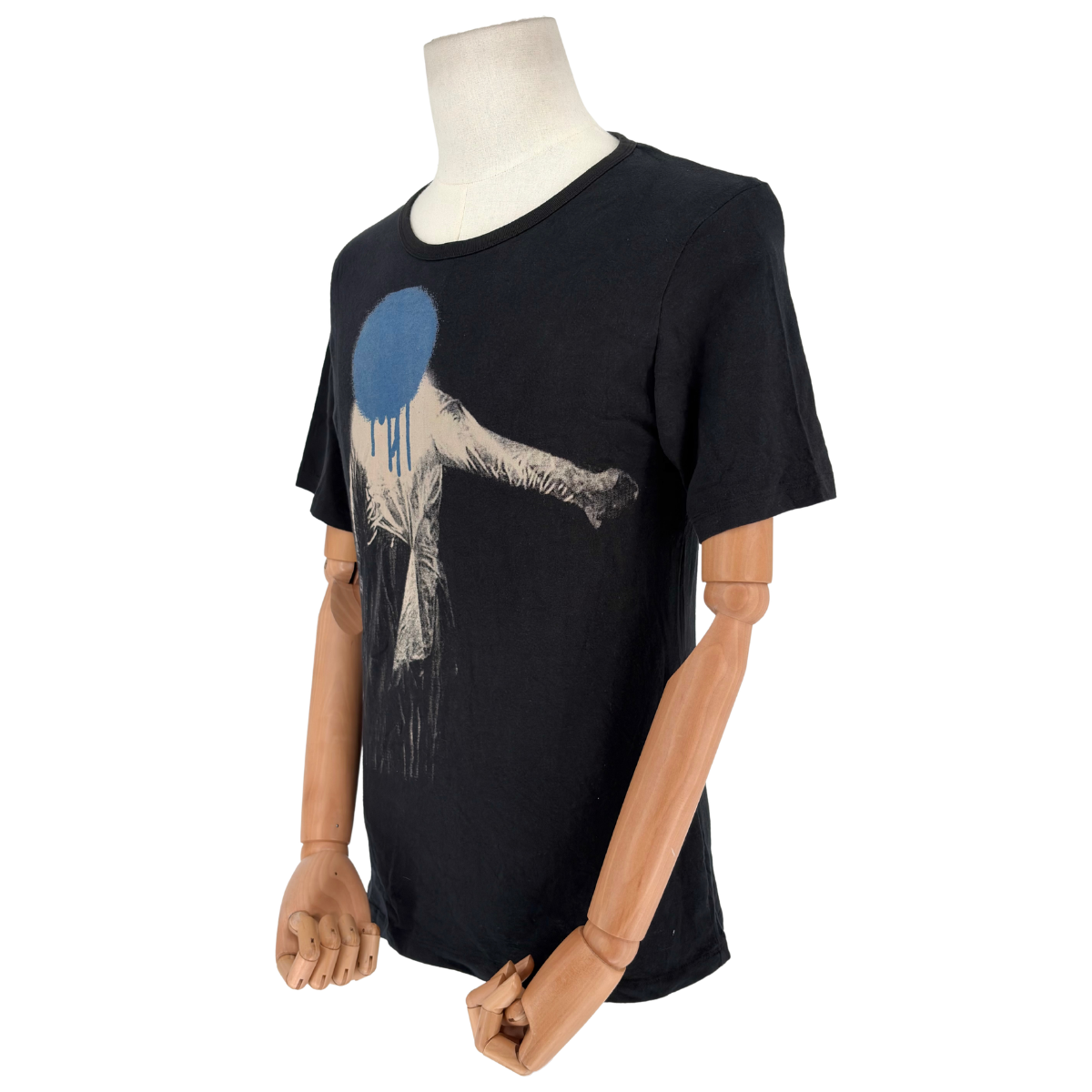 Playera Undercover Blue Dot Swordsman