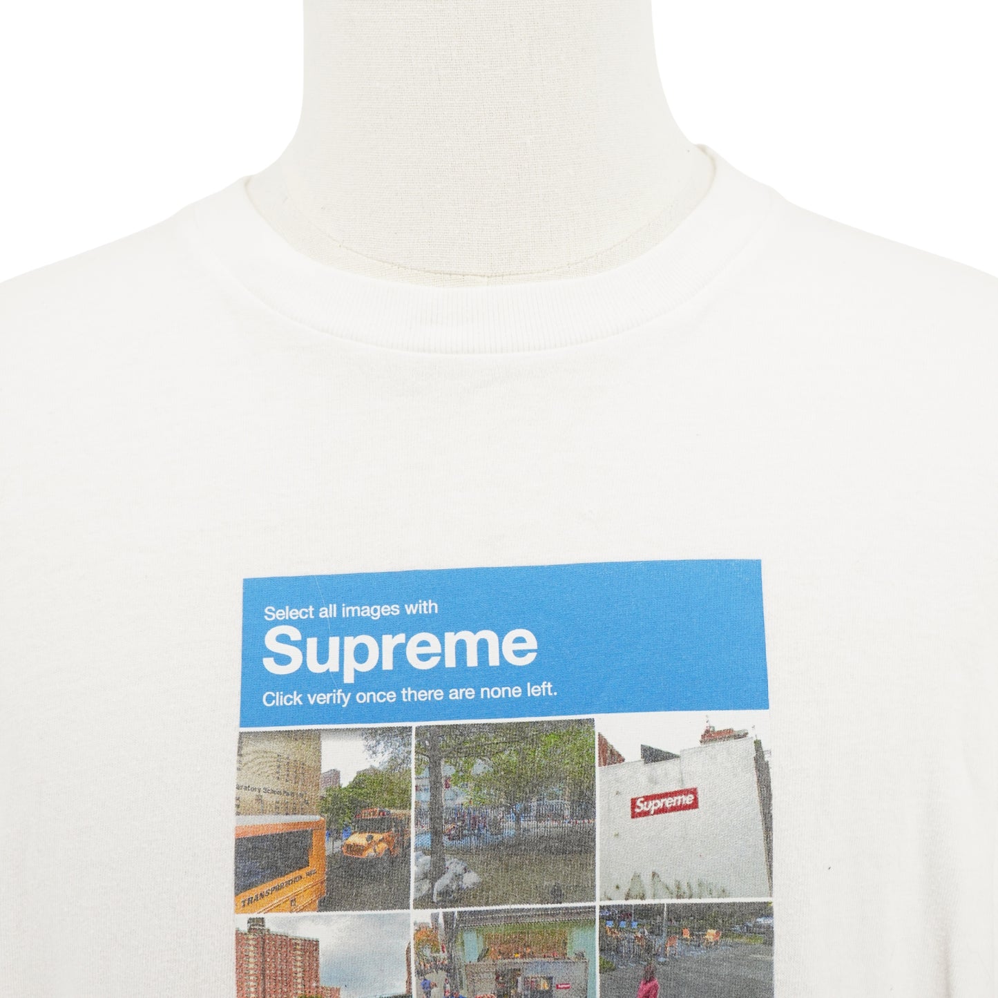 Playera Supreme Graphic Logo NOT A ROBOT
