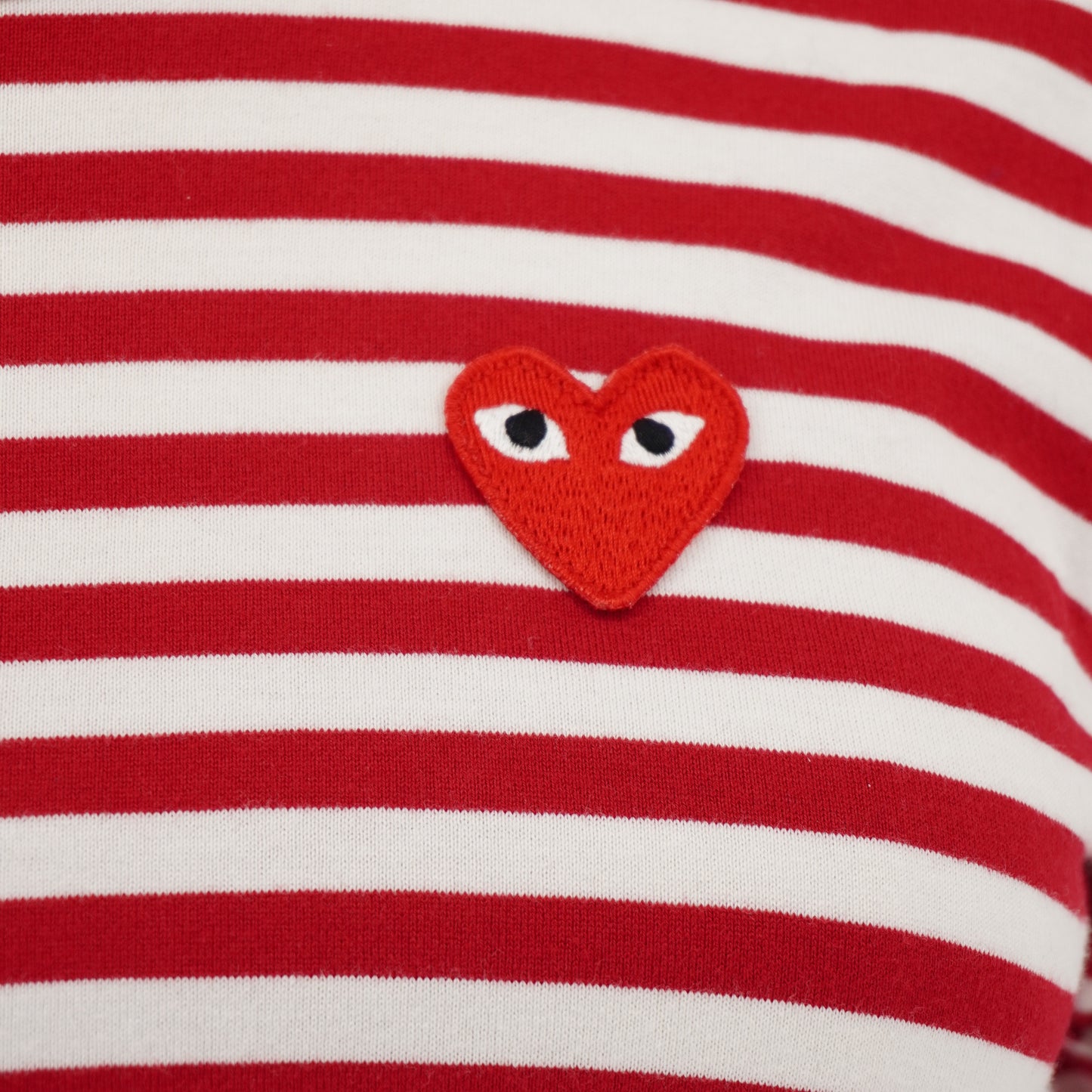 Playera Comme des Garçons Striped Red Heart Logo