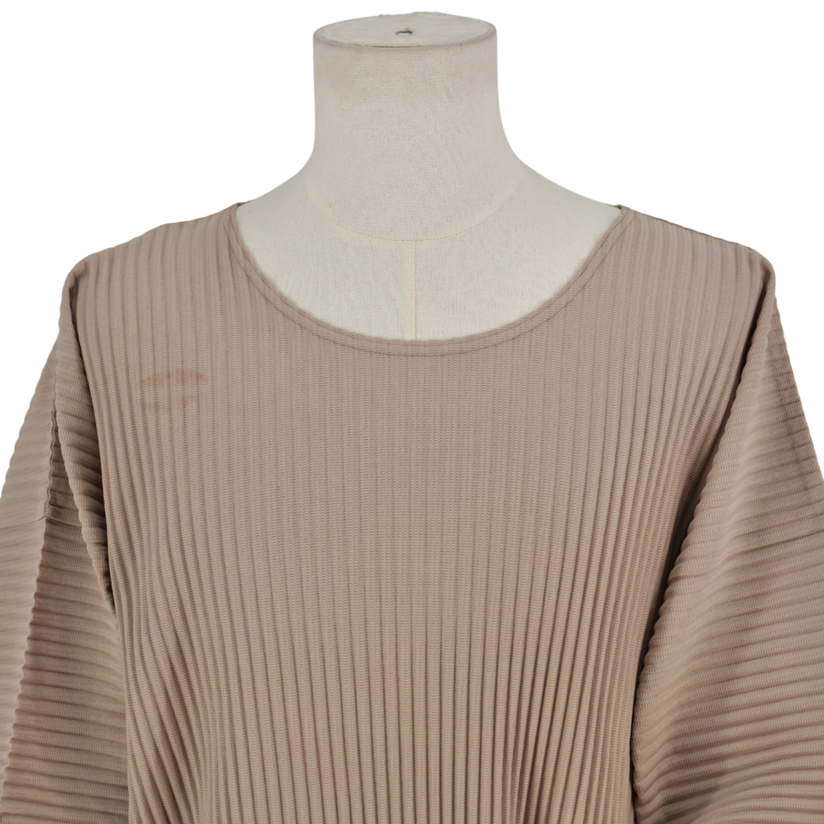 Playera Issey Miyake Beige