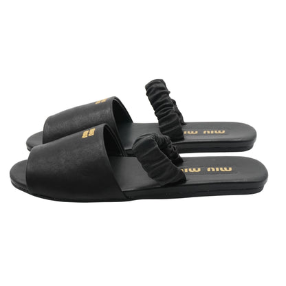 Slides Miu Miu Logo-Embossed Leather Scrunched Strap