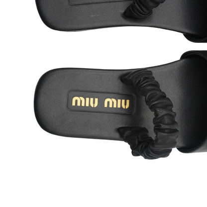 Slides Miu Miu Logo-Embossed Leather Scrunched Strap