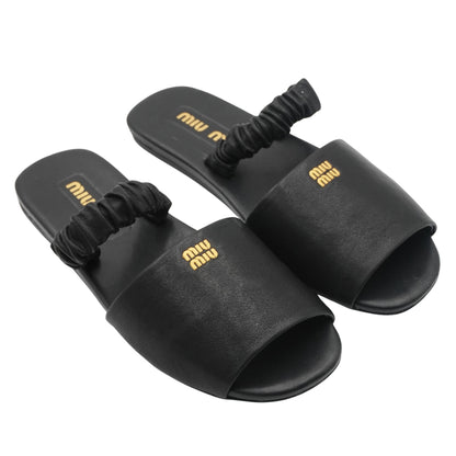 Slides Miu Miu Logo-Embossed Leather Scrunched Strap