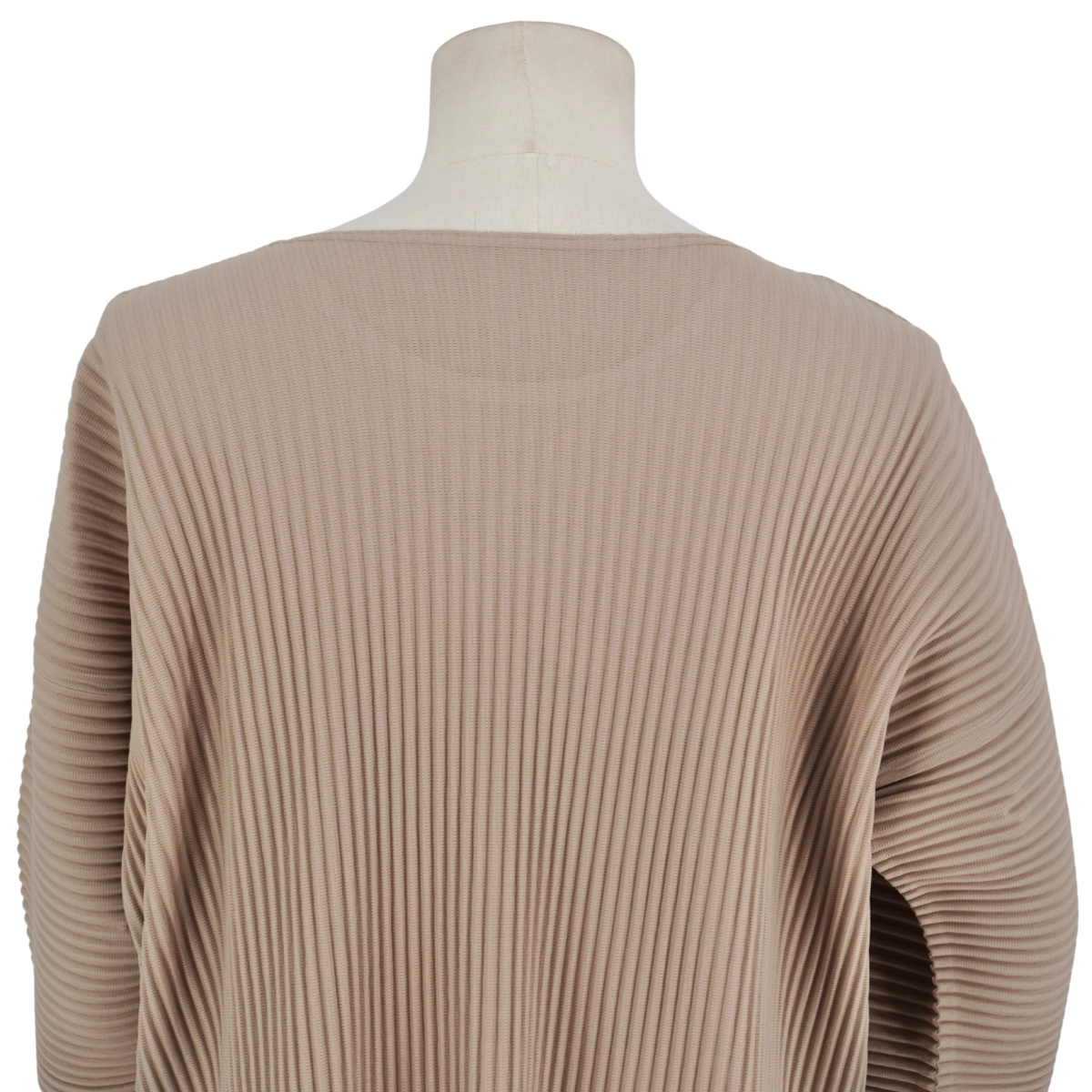 Playera Issey Miyake Beige