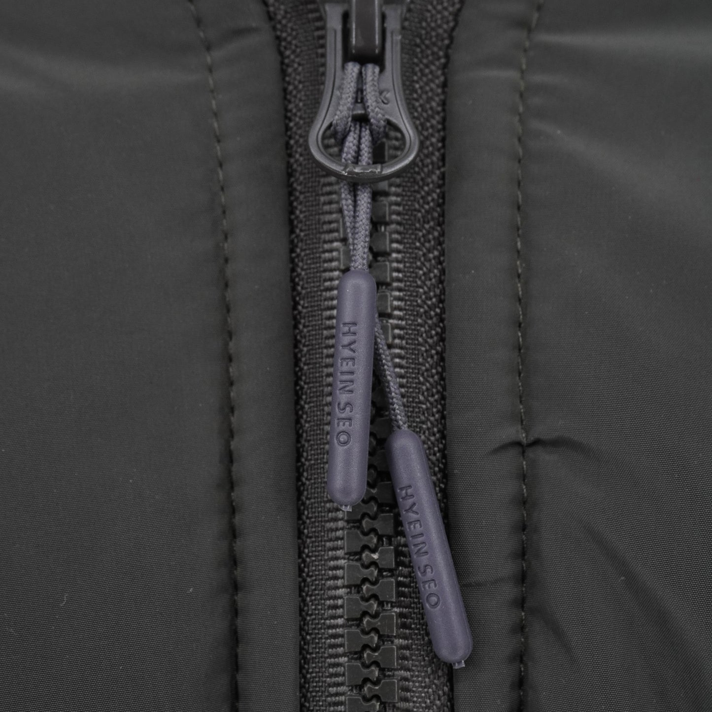 Chamarra Bomber Hyein Seo Hybrid Nylon Ribbed