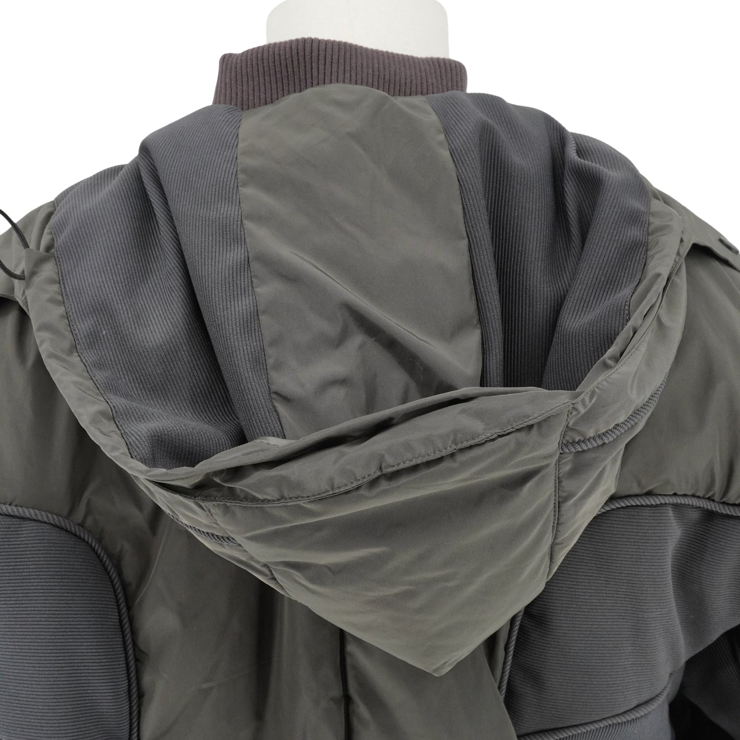 Chamarra Bomber Hyein Seo Hybrid Nylon Ribbed