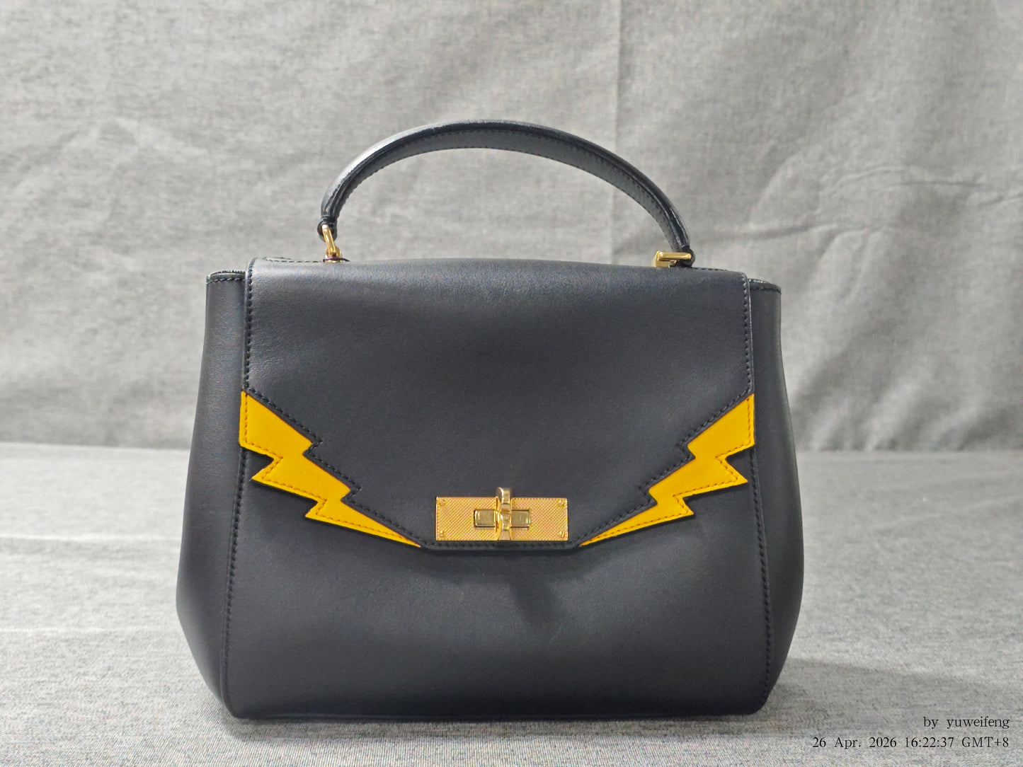 Bolsa Bally Lightning Bolt B-Turn Satchel 