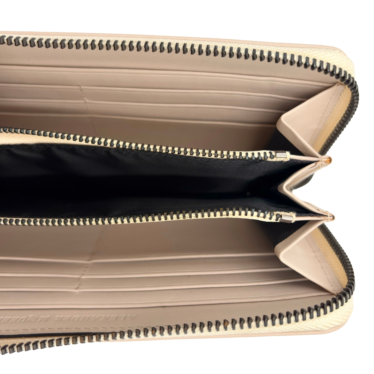 Cartera Alexander McQueen Skull Beige