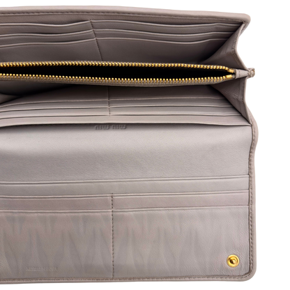 Cartera Miu Miu Matelassé Gris