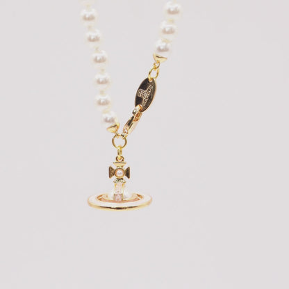 Collar Vivienne Westwood Saturno Orb Rosa con Perla .925