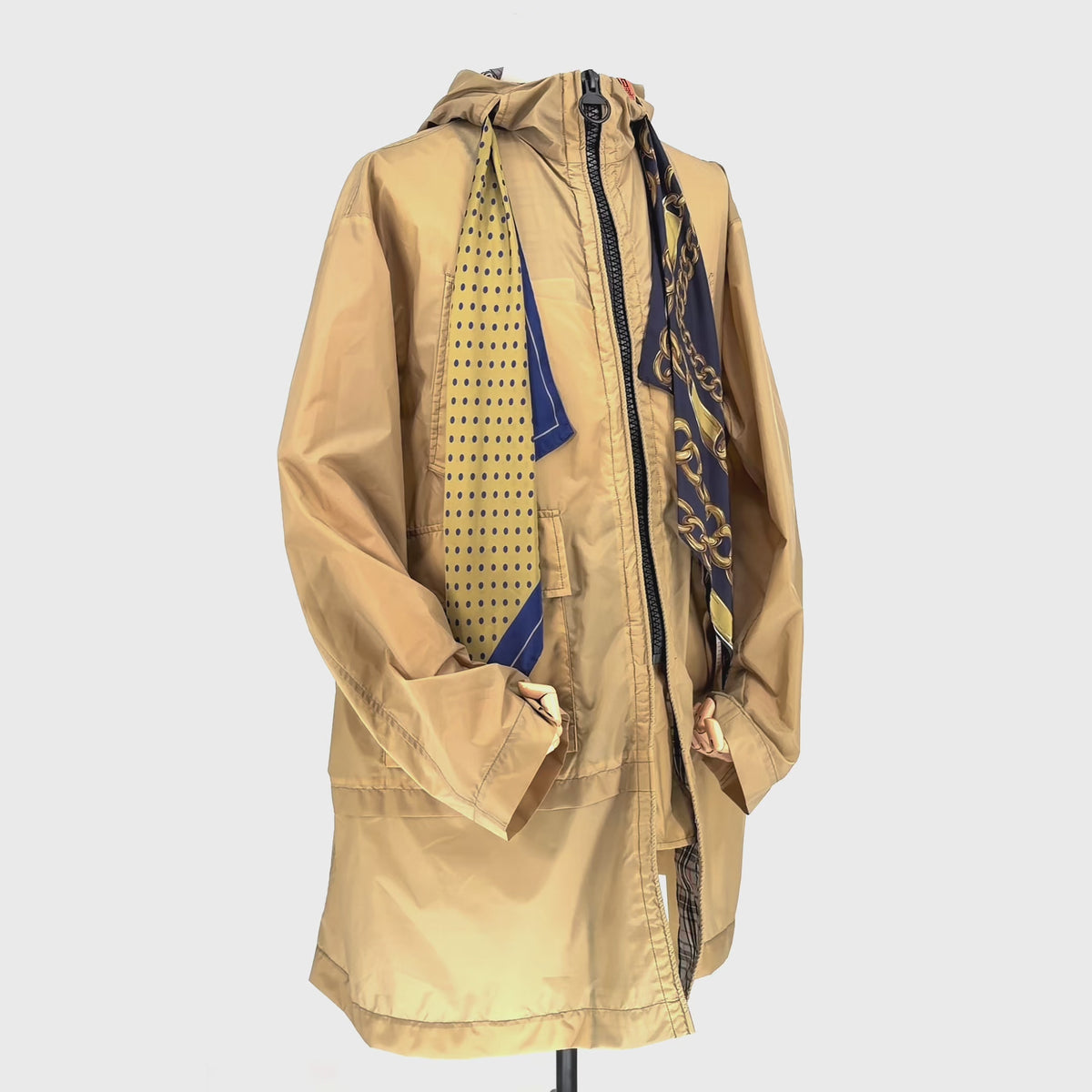 Gabardina Maison Mihara Yasuhiro Beige