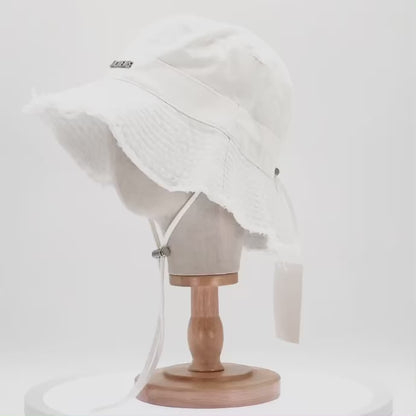 Bucket Hat Jacquemus Le bob Artichaut Blanco Distressed