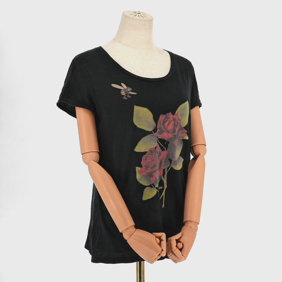 Playera Undercover Bee and Rose Negro