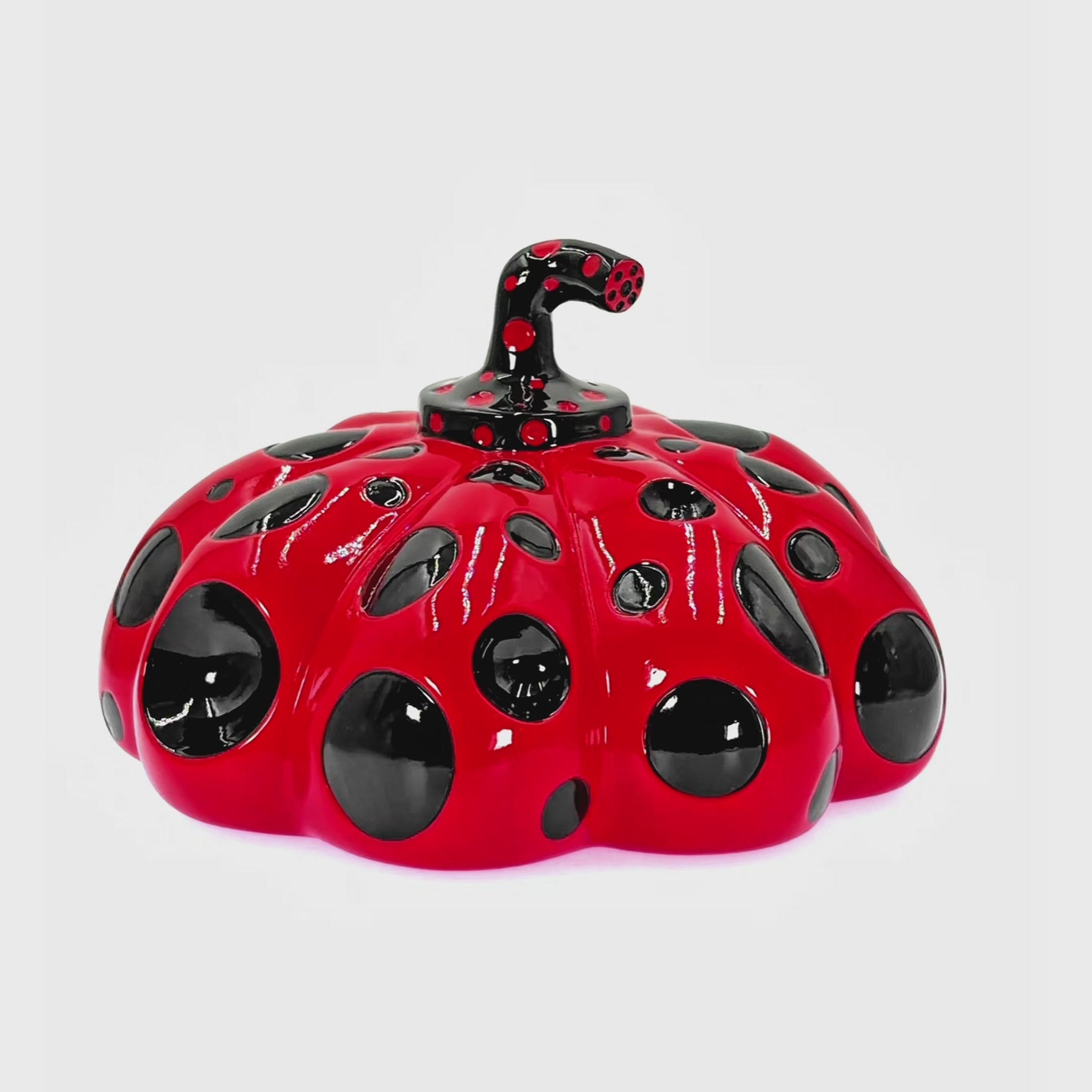 Escultura Yayoi Kusama Calabaza