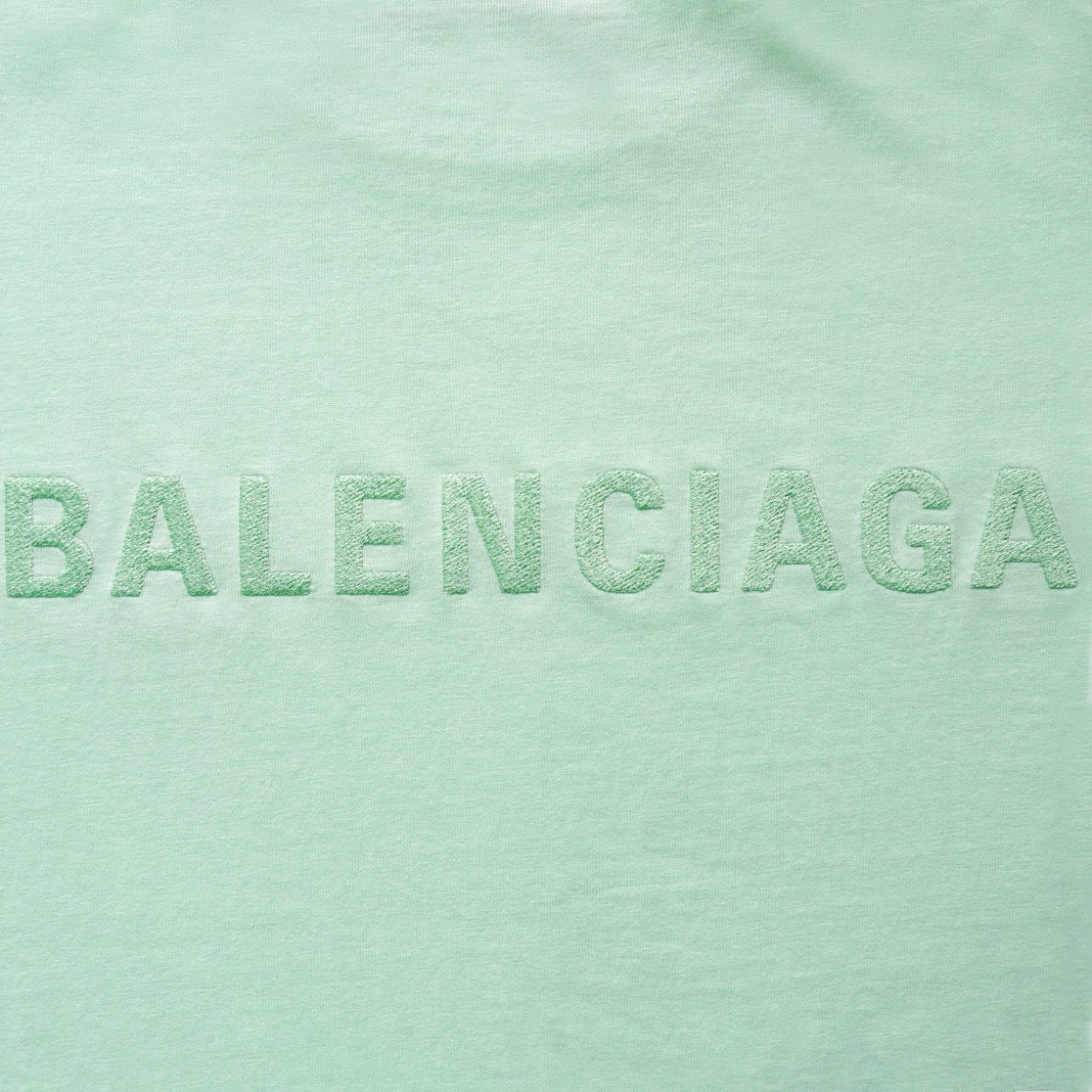Camiseta verde neón Balenciaga de corte medio 